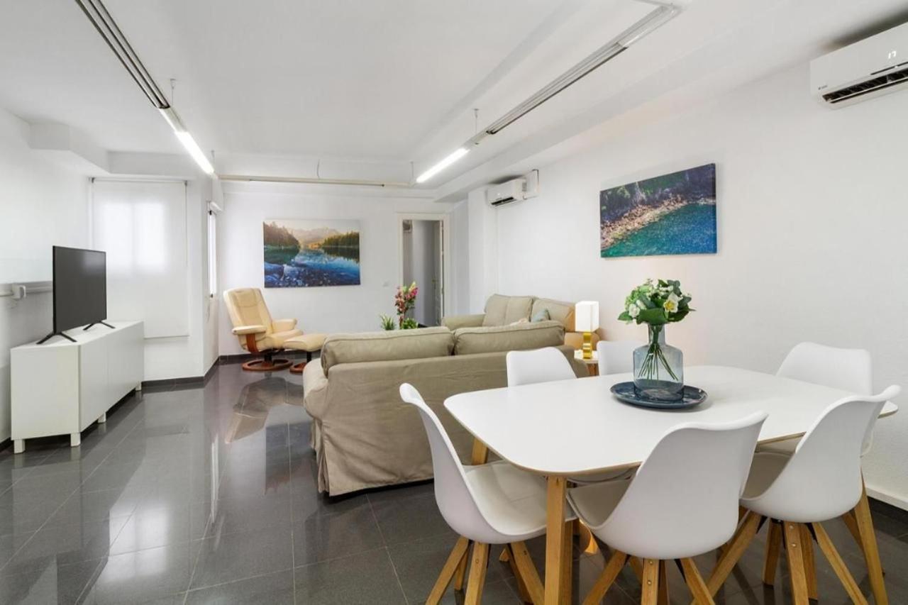 Amplio Piso En Atarazanas Apartman Málaga Kültér fotó