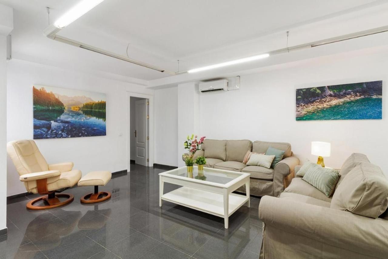 Amplio Piso En Atarazanas Apartman Málaga Kültér fotó